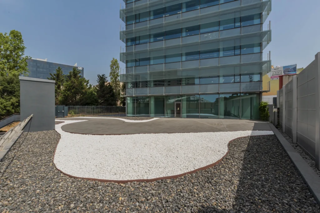 Terraza de la planta baja del edificio E225